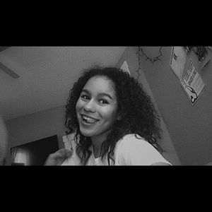 Meet your Posher, Manuela